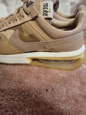 Nike Beige/Tan Low-Top Air Bubble Sneaker